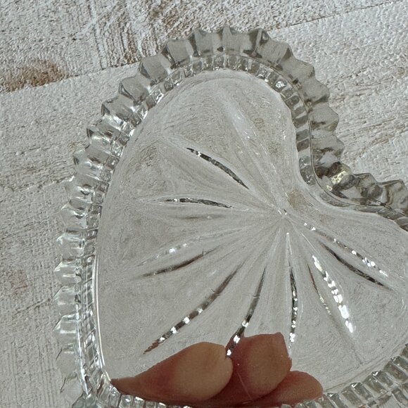 Vintage Clear Glass Heart Shaped Trinket Dish - Picture 5 of 7